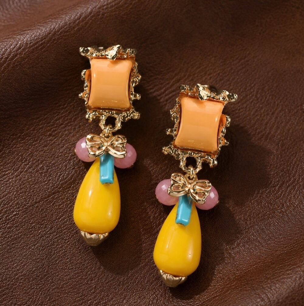 Museum Bow Butterfly Clip On Earrings Antique VTG Flower Palace Gold Court Retro